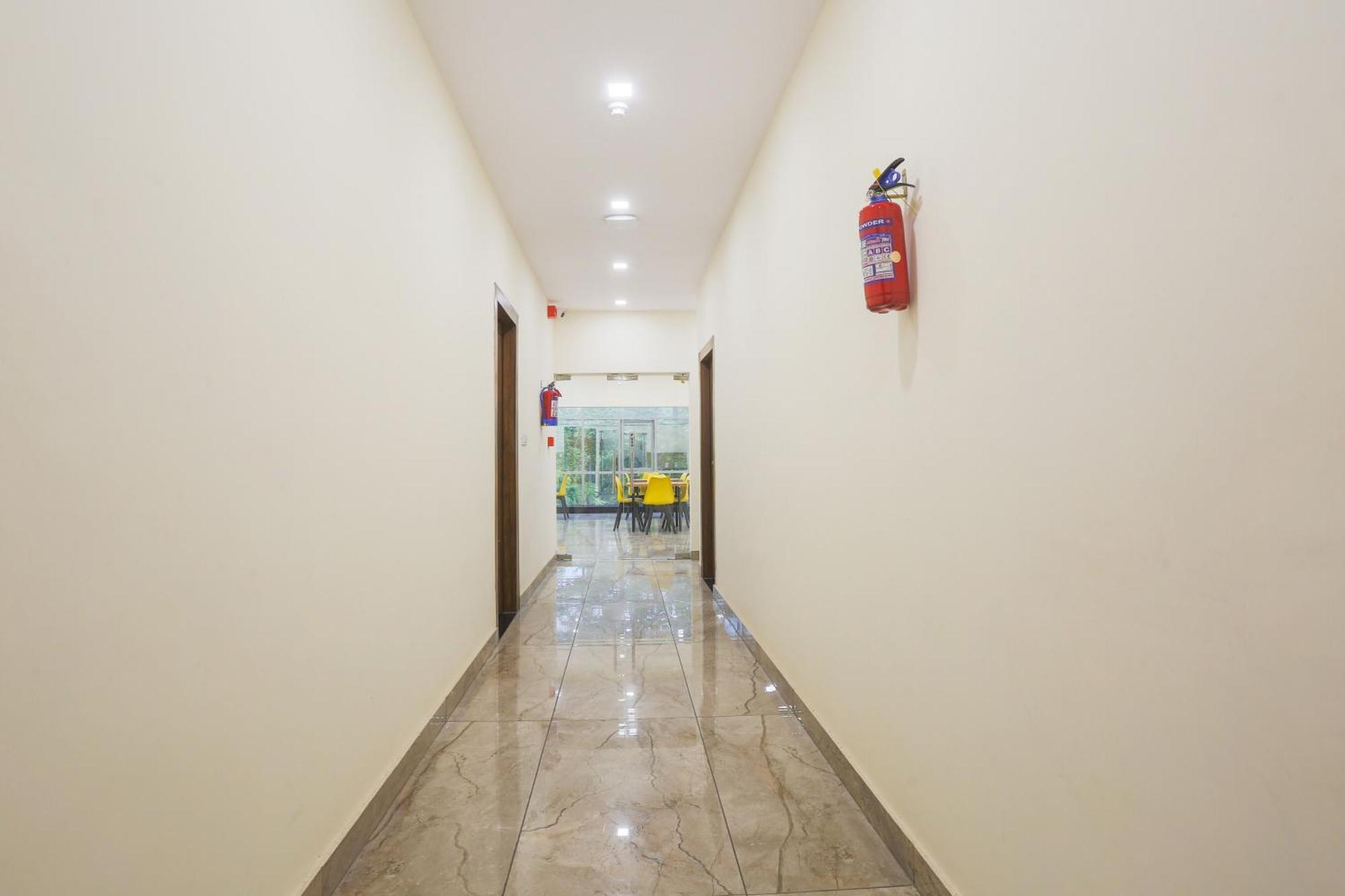 Super Townhouse Vikaspuri Otel Delhi  Dış mekan fotoğraf