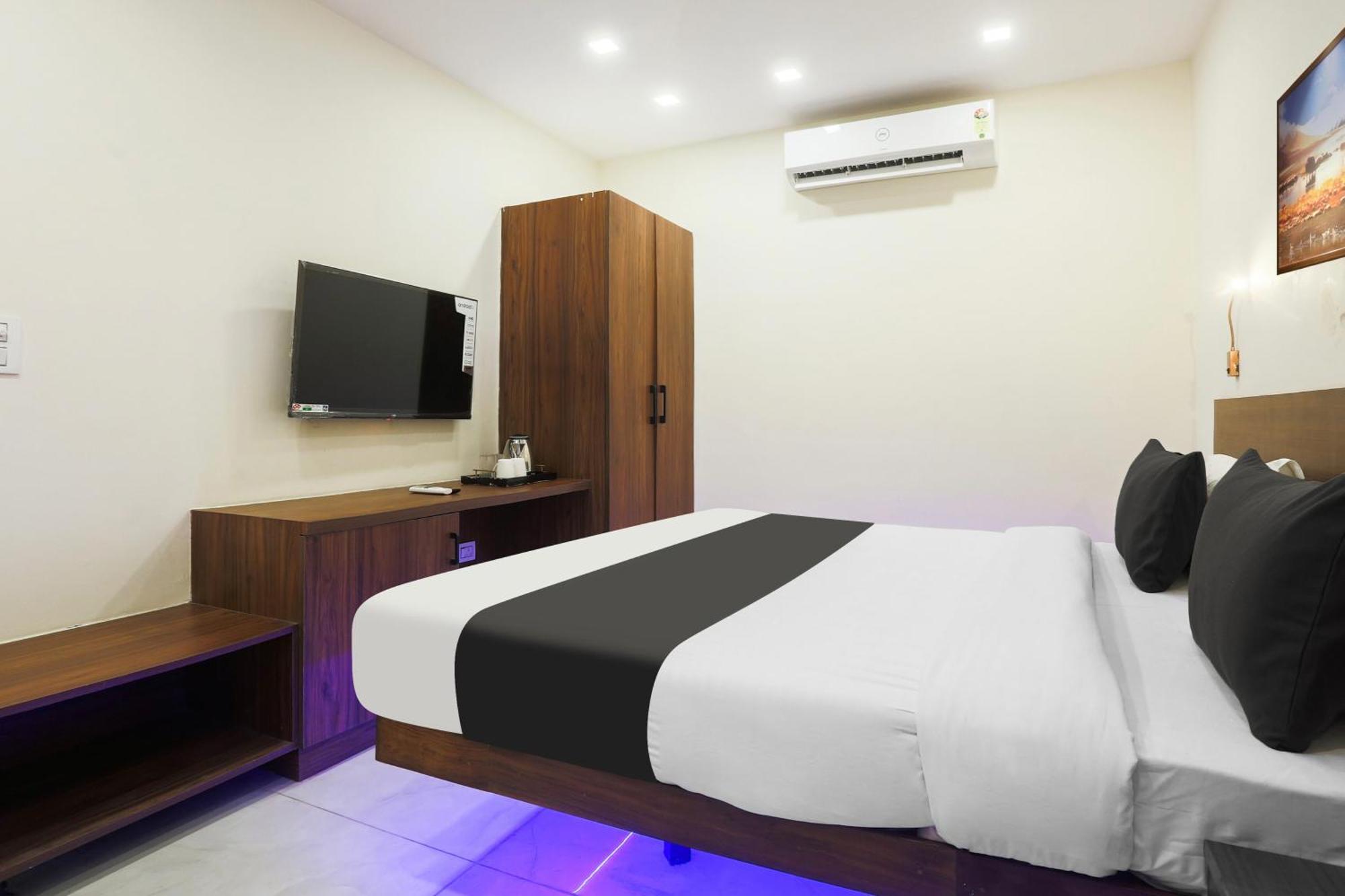 Super Townhouse Vikaspuri Otel Delhi  Dış mekan fotoğraf