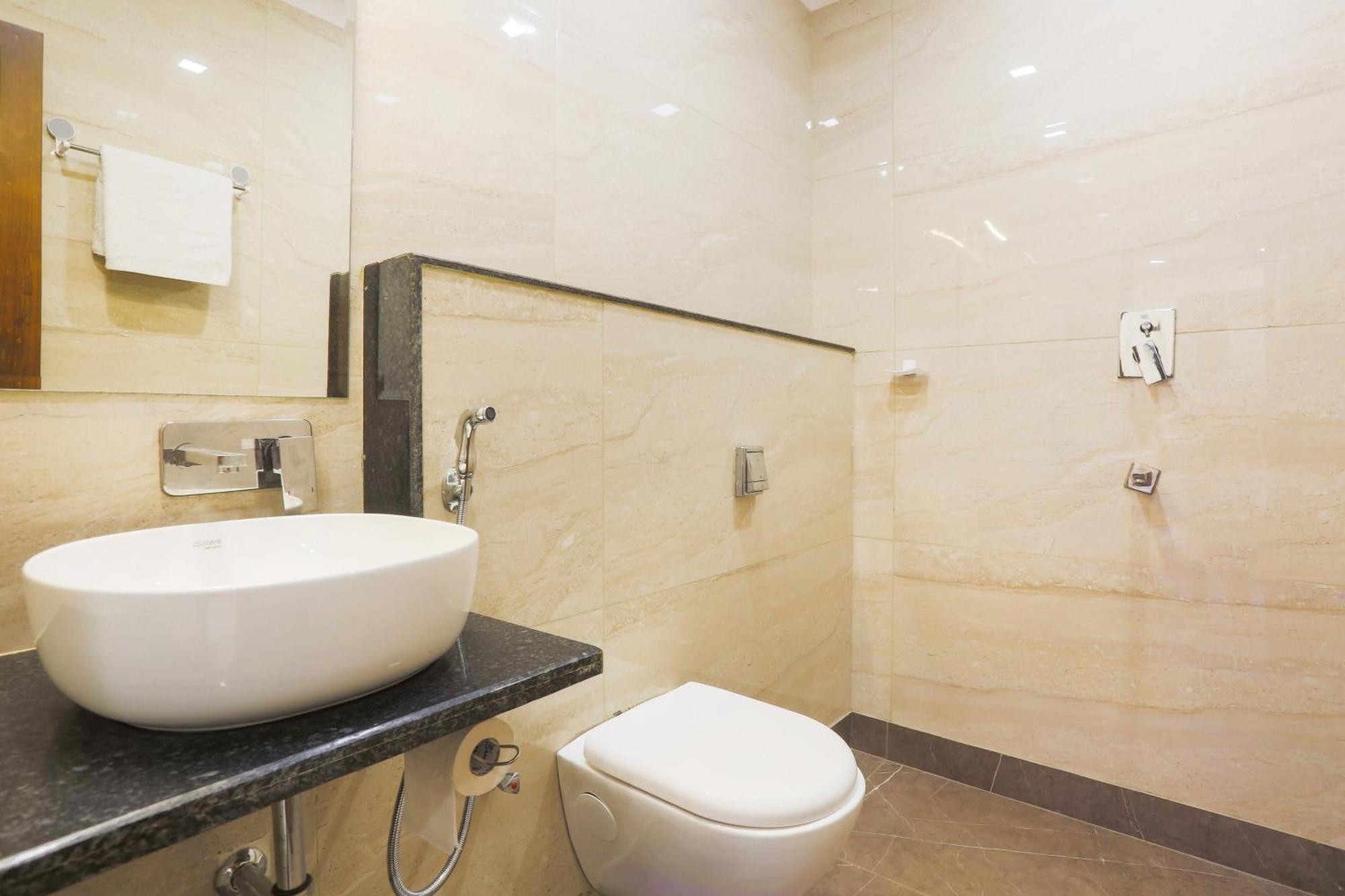Super Townhouse Vikaspuri Otel Delhi  Dış mekan fotoğraf