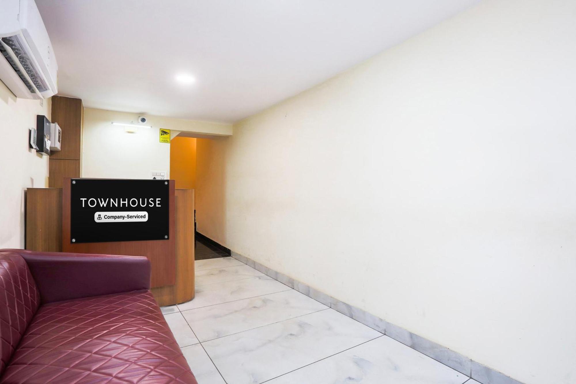 Super Townhouse Vikaspuri Otel Delhi  Dış mekan fotoğraf