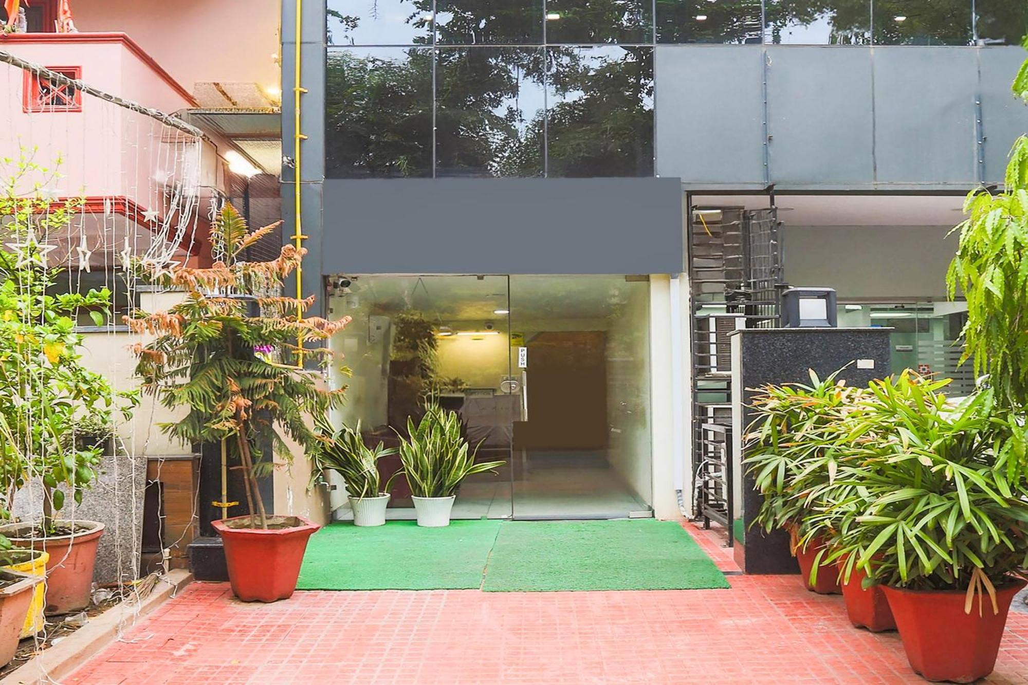 Super Townhouse Vikaspuri Otel Delhi  Dış mekan fotoğraf