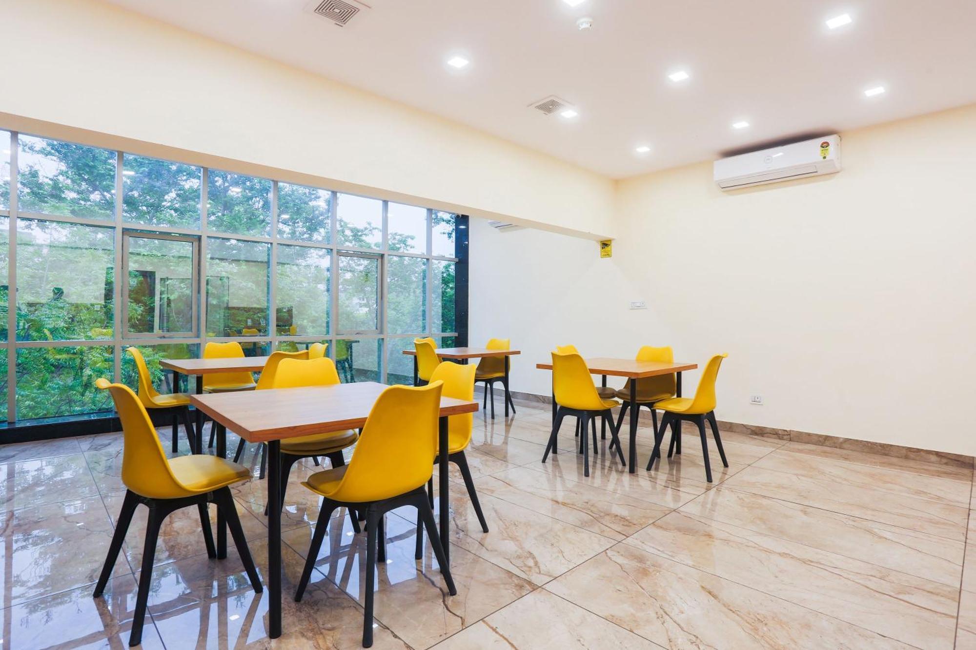 Super Townhouse Vikaspuri Otel Delhi  Dış mekan fotoğraf