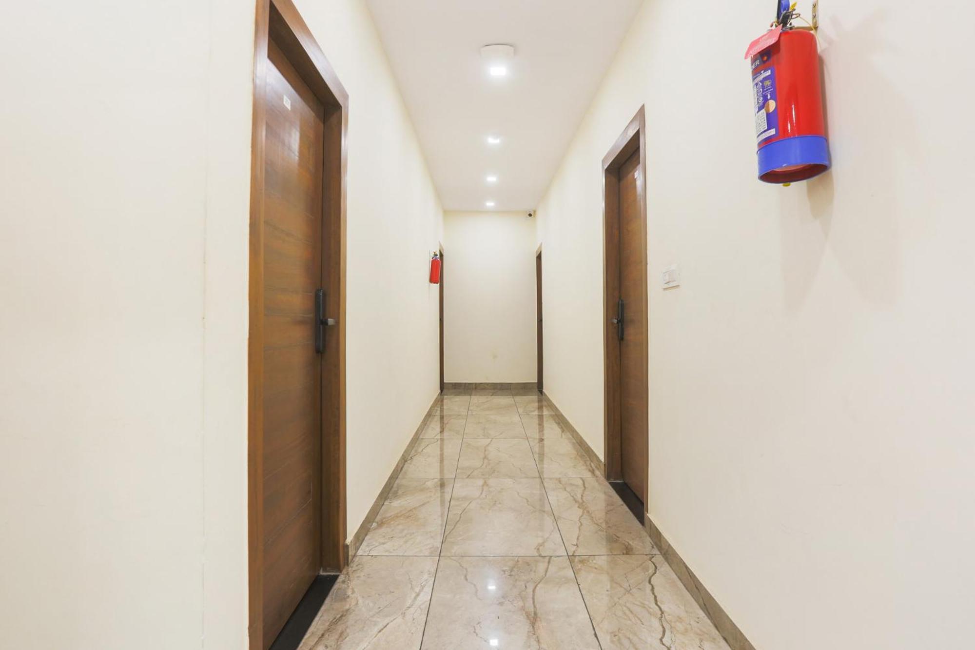 Super Townhouse Vikaspuri Otel Delhi  Dış mekan fotoğraf